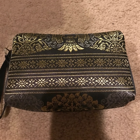 Brand new wristlet/makeup pouch - Picture 2 of 5